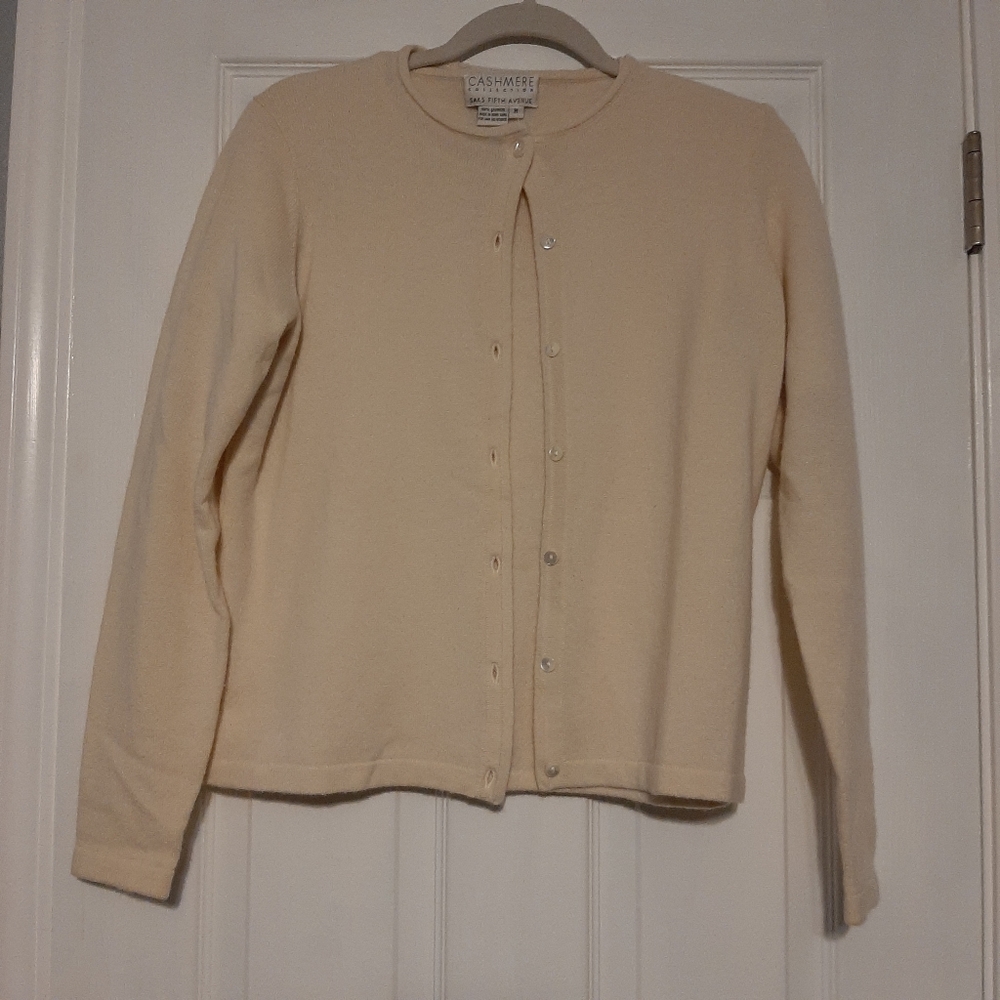 🛍100% Cashmere Shirt w/ cardigan Size M